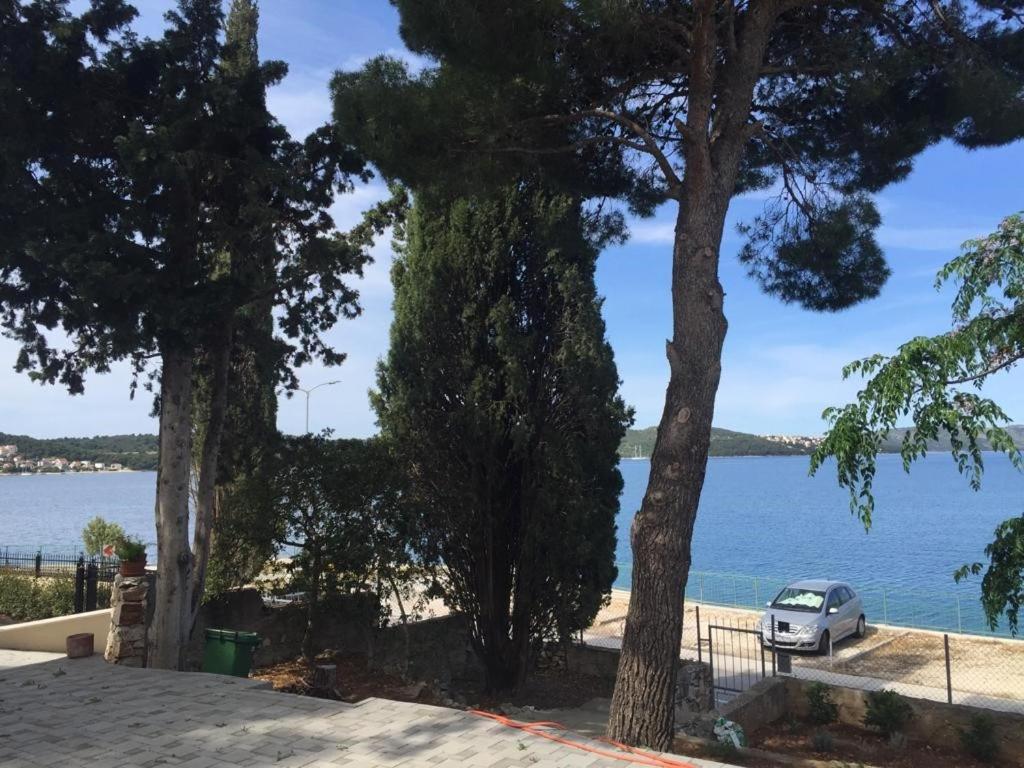 Apartamento Cozy Place On The Beach Trogir Exterior foto