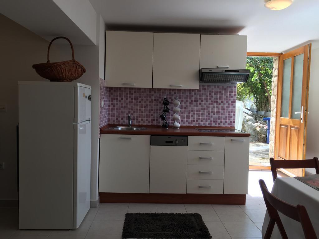 Apartamento Cozy Place On The Beach Trogir Exterior foto