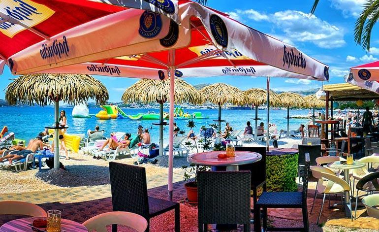 Apartamento Cozy Place On The Beach Trogir Exterior foto